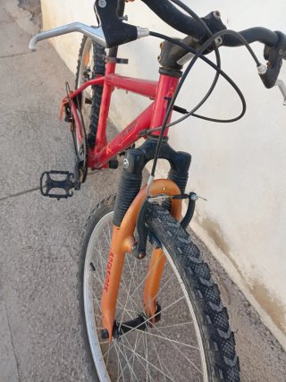 Bicicleta de Montaña Btwin Roja