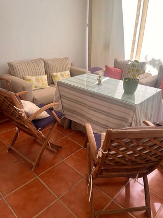 Conjunto Muebles Jardín: Sofá, Sillas y Mesa