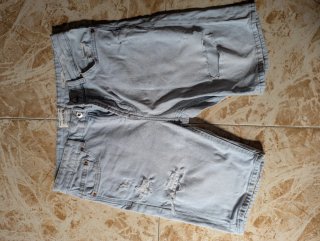Pack 4 bermudas vaqueras hombre Bershka y Pull&Bea