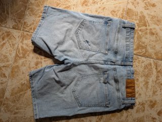 Pack 4 bermudas vaqueras hombre Bershka y Pull&Bea