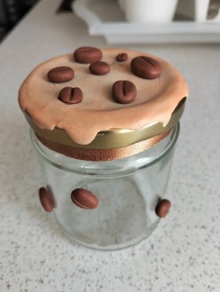 Barattolo decorato con chicchi di caffè