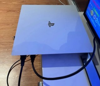 Consola PlayStation 4 Pro Blanca edición limitada