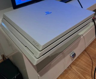 Consola PlayStation 4 Pro Blanca edición limitada