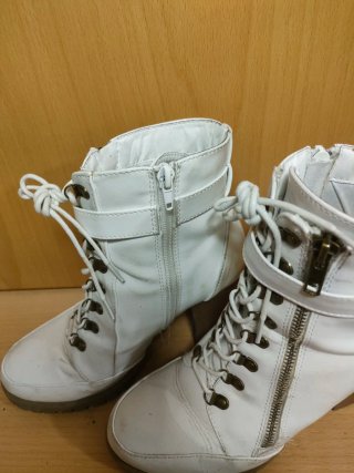 Botines Blancos de Tacón Talla 39