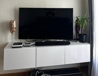 Mueble de comedor colgante con cristal protector
