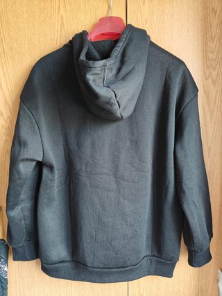 Sweatshirt Preta com Estampado Minimalista
