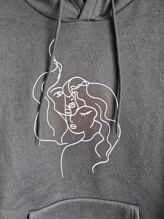 Sweatshirt Preta com Estampado Minimalista