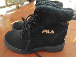 Botas Fila negras con forro