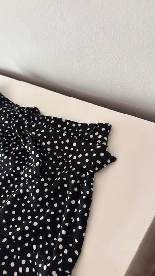 FALDA-PANTALÓN LUNARES Y VOLANTES STRADIVARIUS