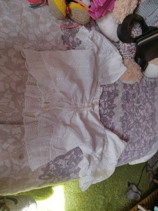 Camiseta Blanca con Volantes
