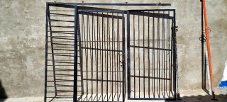 Puerta Forja Negra Puerta 106 x 200 cm. 276x220 cm