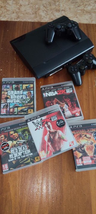Consola PlayStation 3 Negra + 4 Juegos