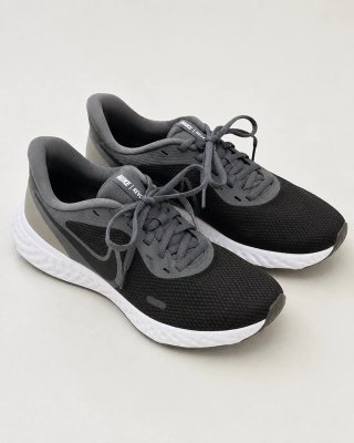 Nike Revolution grises talla 44 running trekking