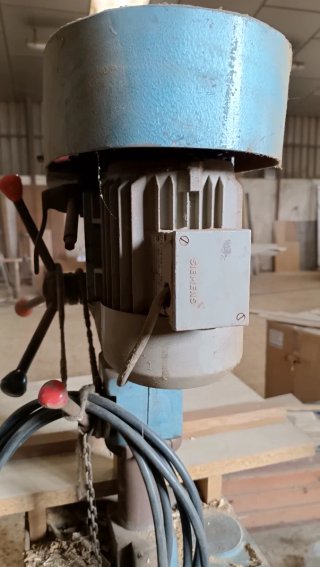 Taladro de columna con motor Siemens