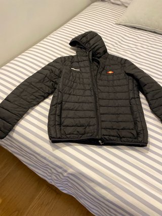 Plumas ellesse antracita