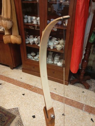Arco ricurvo in legno