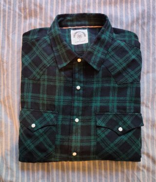 Camisa de franela a cuadros verde. M/L. hombre