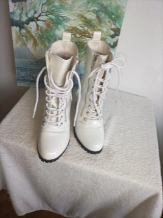 Botines charol blancos Forever talla 35.5 tacón gr