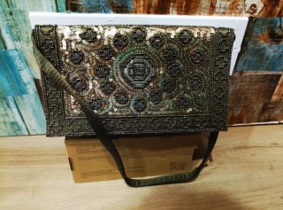 Bolso de lujo con pedrería