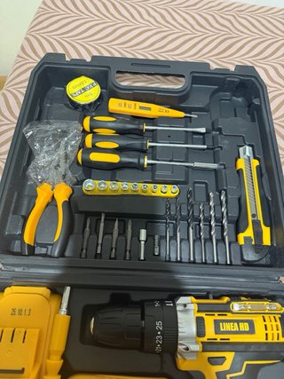 Taladro Atornillador con Batería y Accesorios