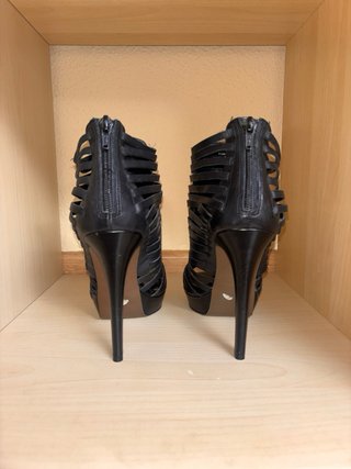 Tacones ZARA Negros de Tiras Talla 36