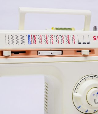 Máquina de coser Singer 4830C