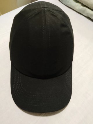 Gorra Negra con Protección