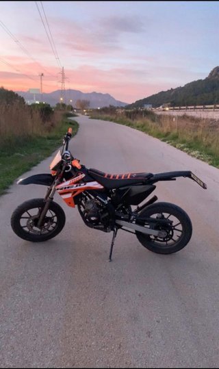 Rieju MRT50 Supermotard Naranja/Negra