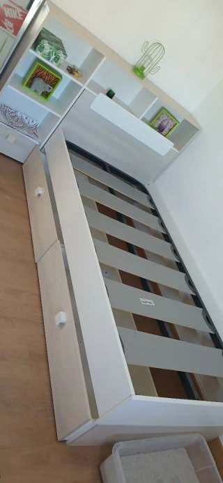 Mueble somier beige y blanco