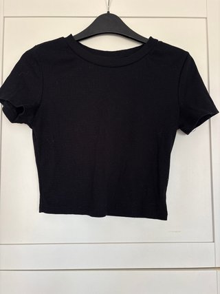 Camiseta negra corta canalé manga corta
