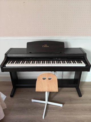 Piano digital Yamaha Clavinova CLP-820