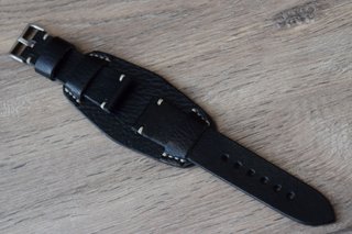 Correa de Reloj Artesanal de Cuero Negro