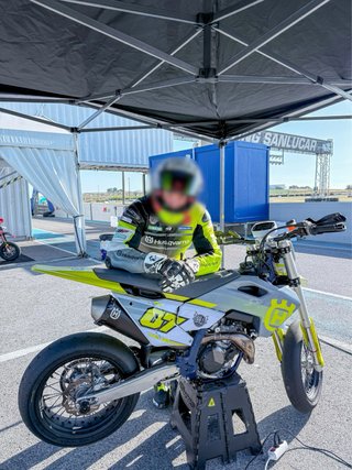Husqvarna 450 SM Supermotard 2024