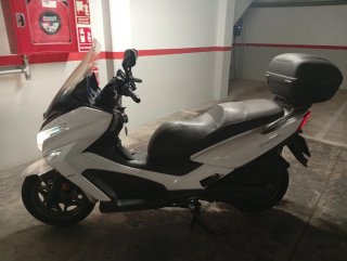 Maxi Scooter Kymco Grand Dink 300 Blanca