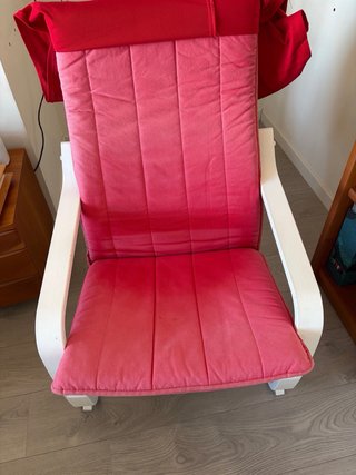 Sillón reclinable Ikea rojo con reposapiés