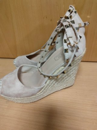 Zapatillas con cuña rosa palo talla 39