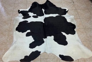 Alfombra de Piel de Vaca Negra y Blanca