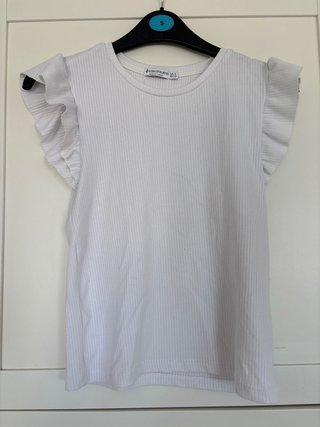 Camiseta Stradivarius canalé volantes