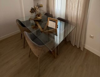 Mesa de comedor cristal con 4 sillas