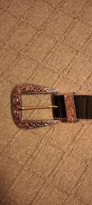 Cinturón Negro con Tachuelas
