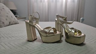 Sandalias Doradas Mango con Plataforma