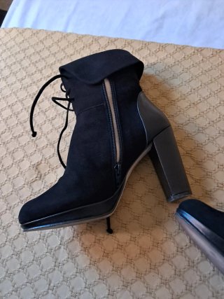 Botines de tacón negros Con cremallera y cordón