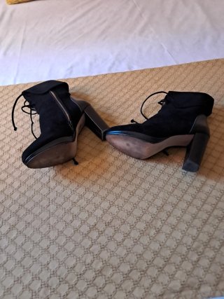 Botines de tacón negros Con cremallera y cordón