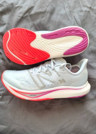 Zapatillas running New Balance Rebel
