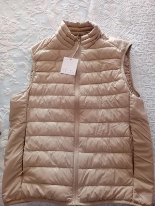 Chaleco acolchado Sfera beige ligero