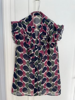 Blusa Estampada con Volantes. OFERTA