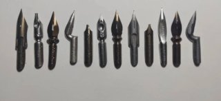 12 PLUMILLAS ANTIGUAS TODAS DIFERENTES (NUEVAS)