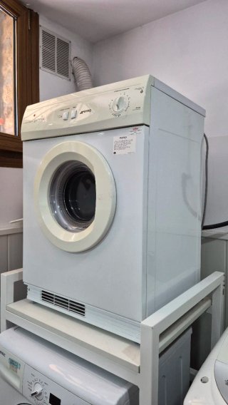 Secadora a gas natural Smeg GN43A 7 kg