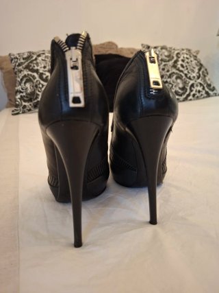 Zapatos de tacón Burberry negros