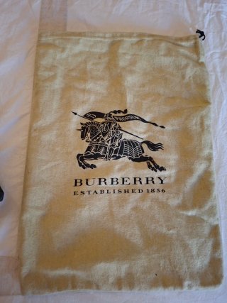 Zapatos de tacón Burberry negros
